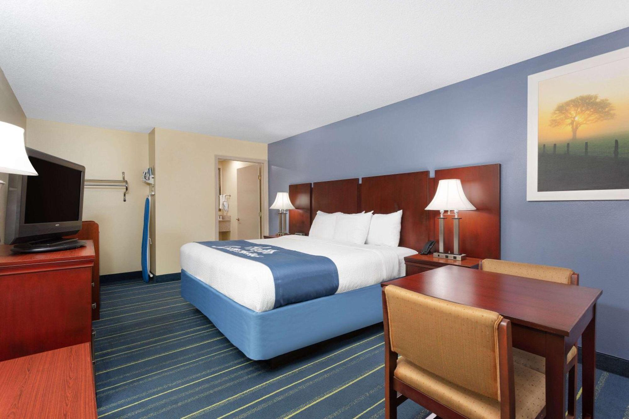 Days Inn By Wyndham Chipley Kültér fotó