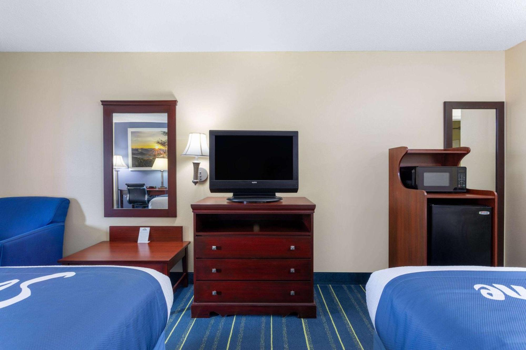 Days Inn By Wyndham Chipley Kültér fotó